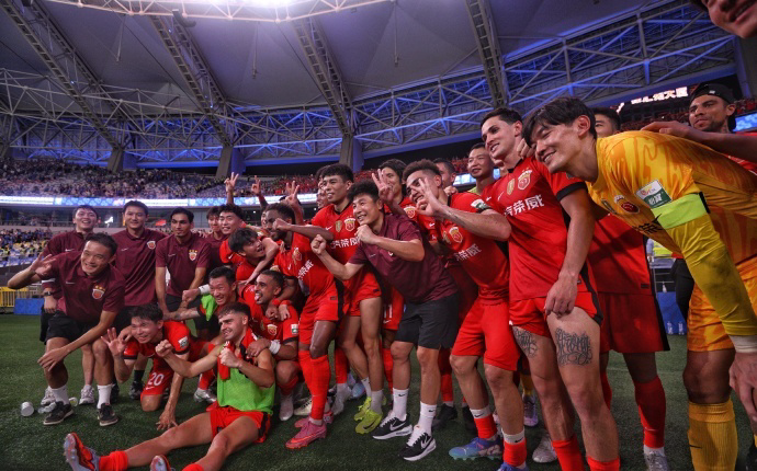 遭遇, 花球迷怒火