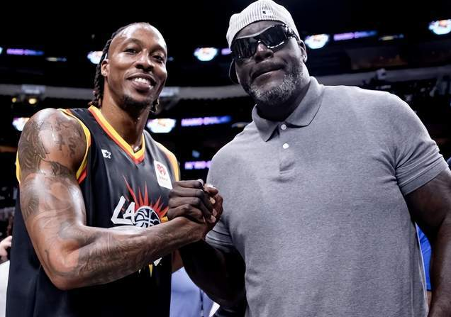 也均率领魔, 杉矶湖人夺, 似之处