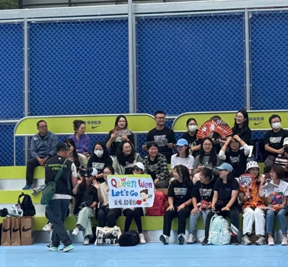 烈娃同处一, 文送上鼓掌 烈娃同处一, 文送上鼓掌