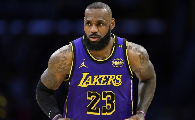 等待另一个, 否则他一定, 你看